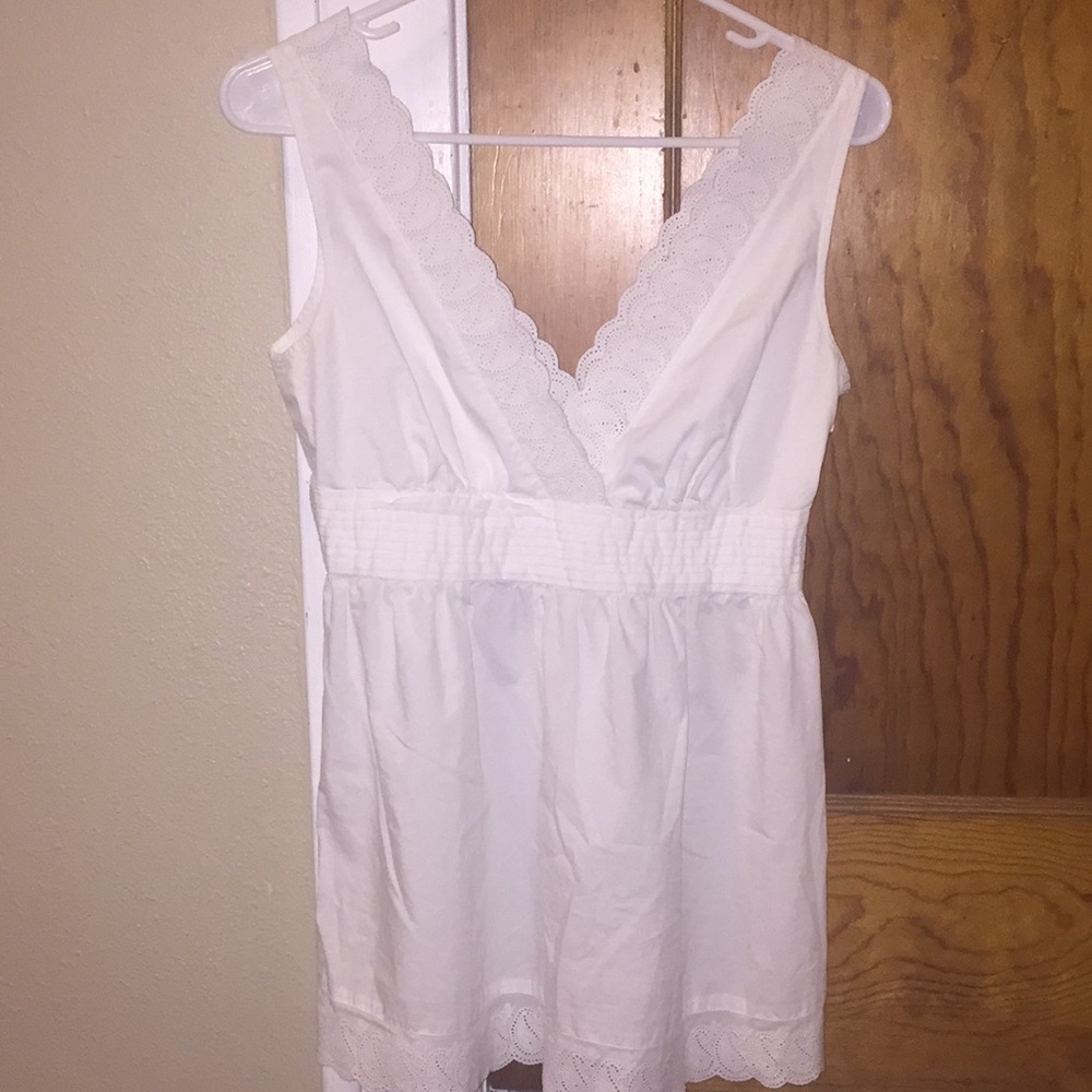 Adorable lace trim summer top!
